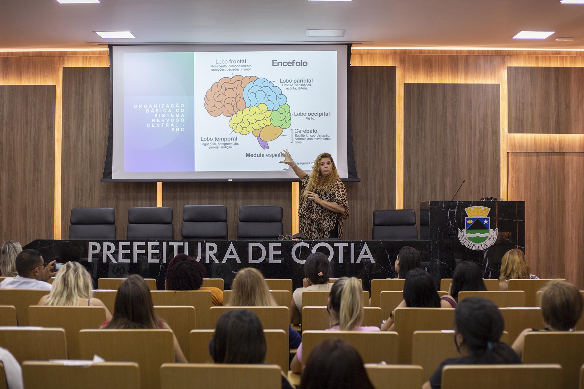 COTIA TERÁ DIA AZUL E SESSÃO AZUL DE CINEMA PROMOVIDA EM PARCEIRA ENTRE A PREFEITURA E O SHOPPING GRANJA VIANNA