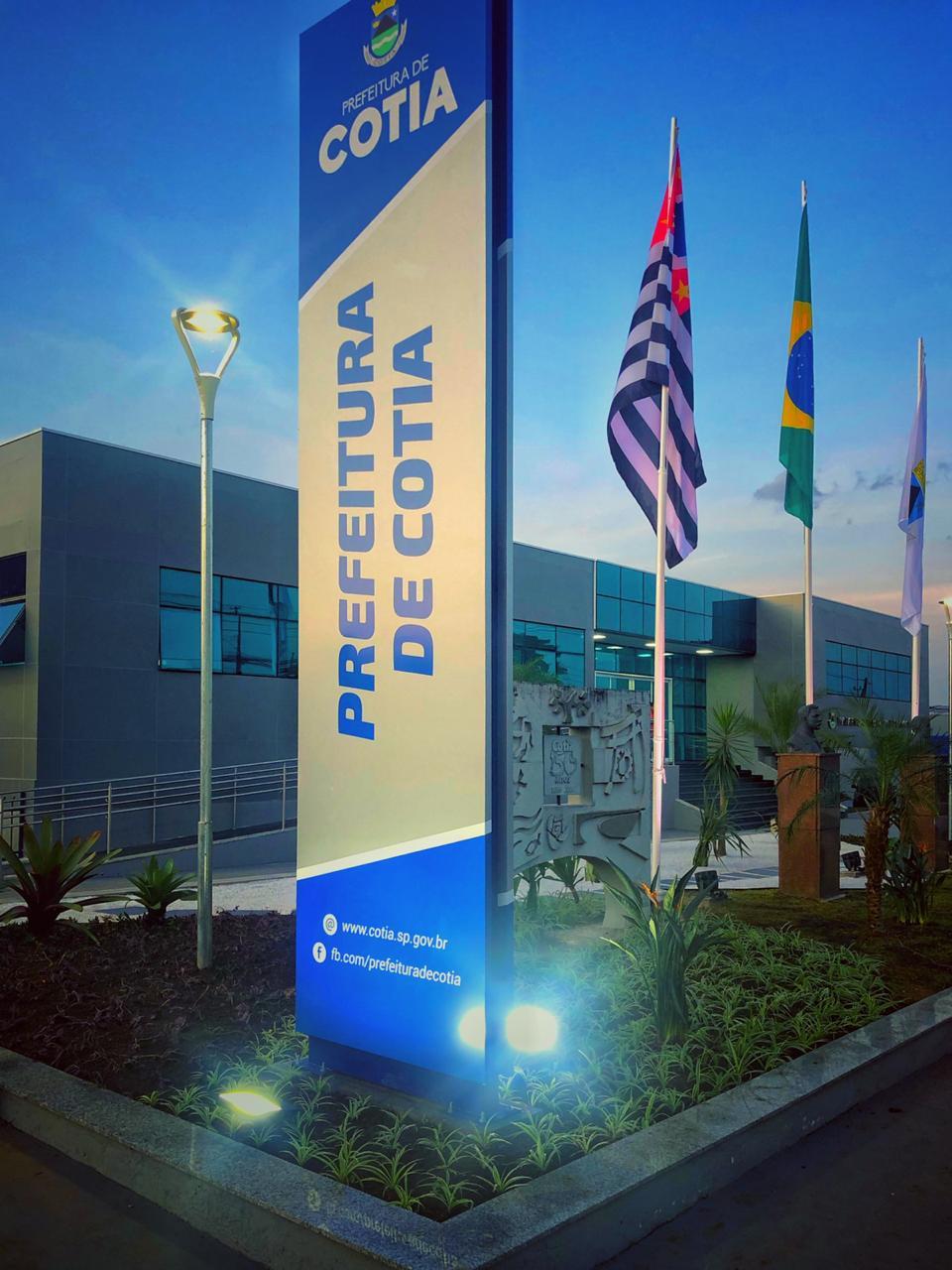 Cotia aprova PL do Executivo que incorpora novos direitos ao magistério e professores eventuais