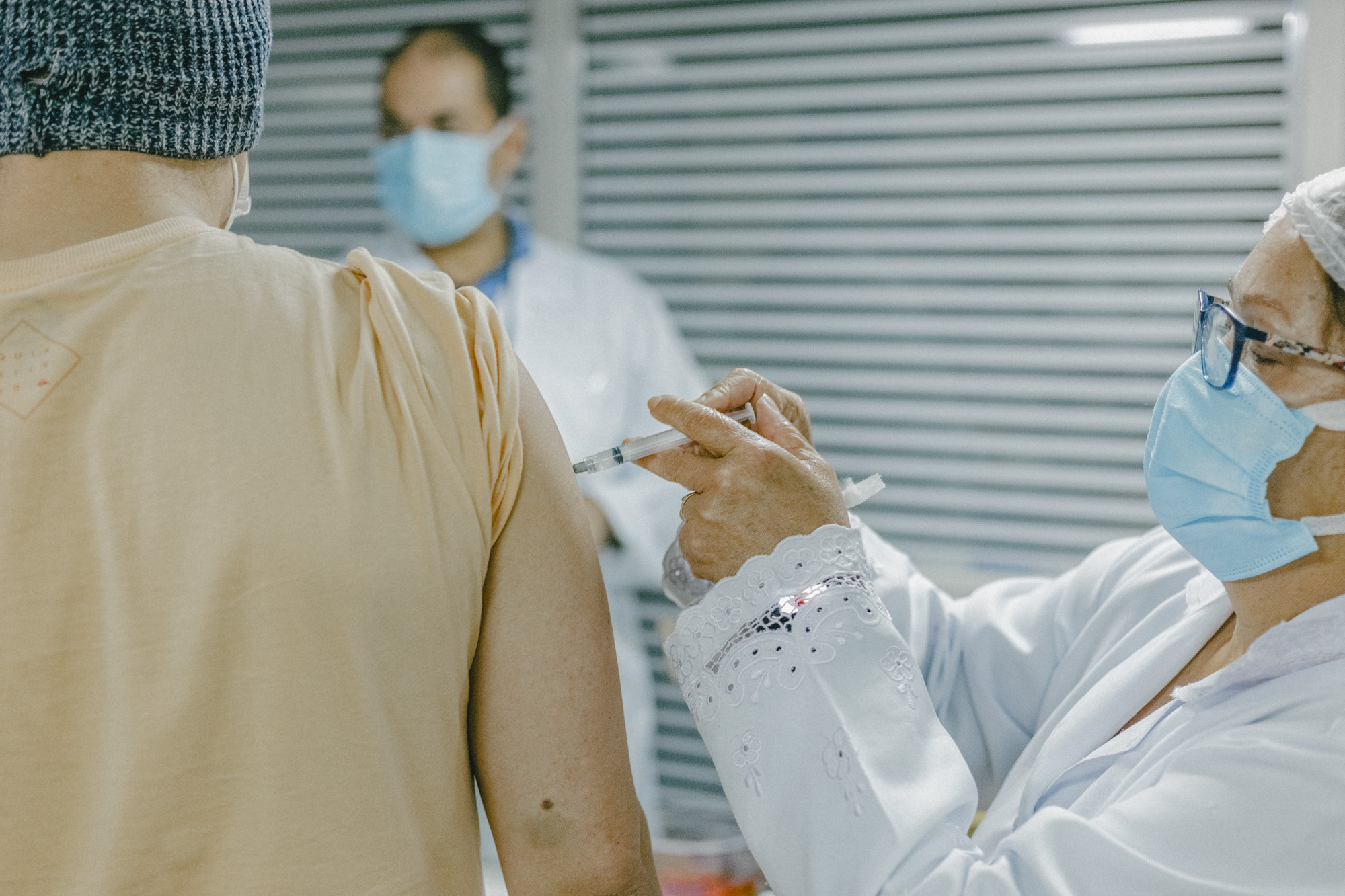 COTIA AMPLIA 2ª DOSE ADICIONAL DA VACINAÇÃO CONTRA COVID PARA PESSOAS COM 40+