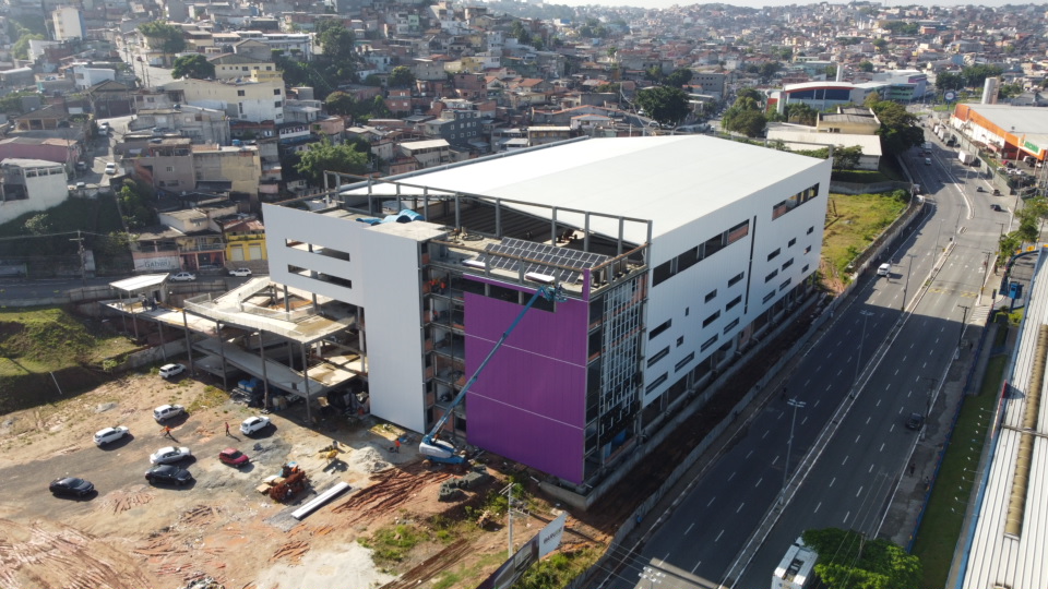 <strong>Obra do novo Centro Esportivo do Jardim Silveira está em fase de acabamentos</strong>
