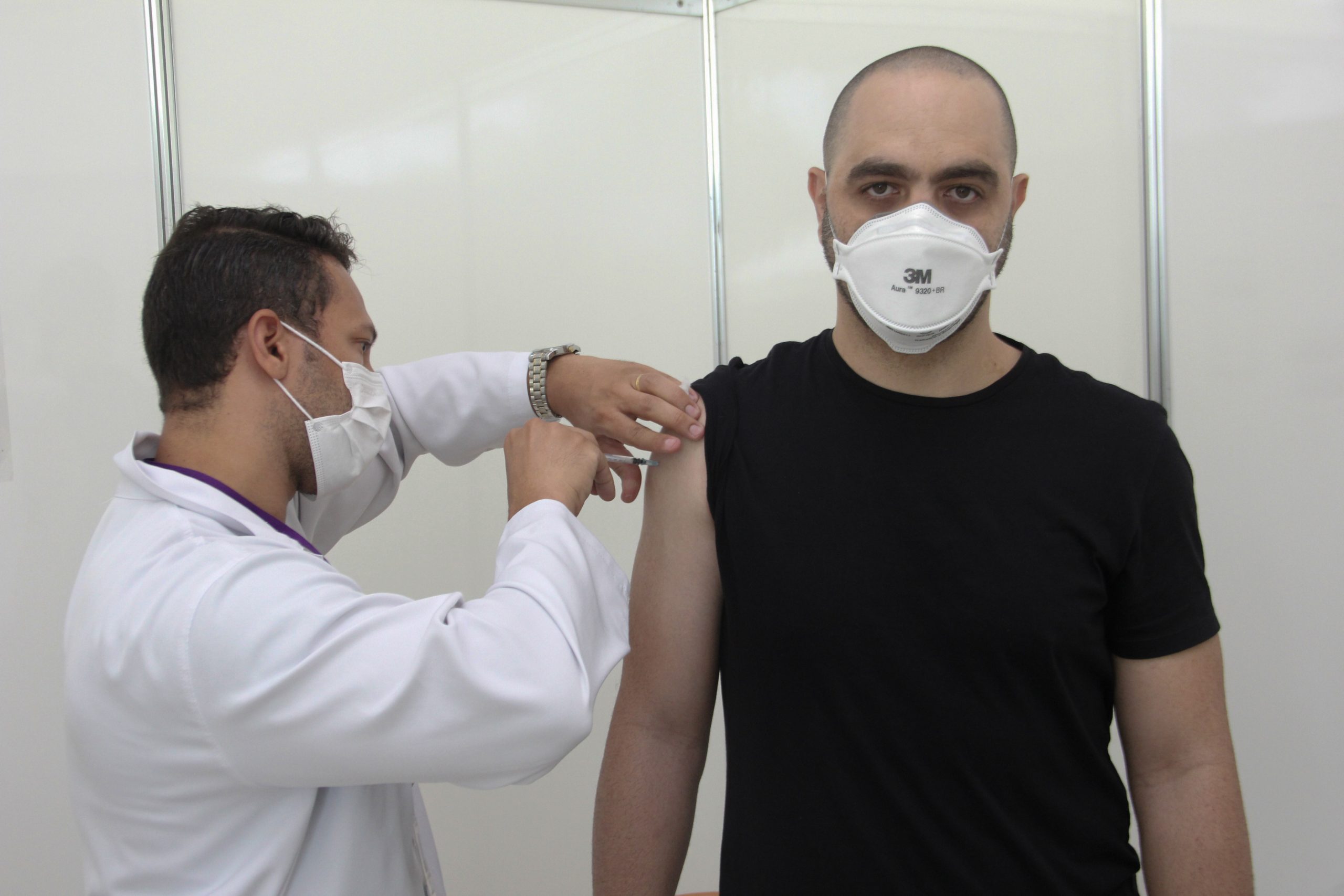 <strong>Aplicação da quarta dose para maiores&nbsp;</strong><strong>de 40 anos começa nesta quinta-feira, dia 30</strong>