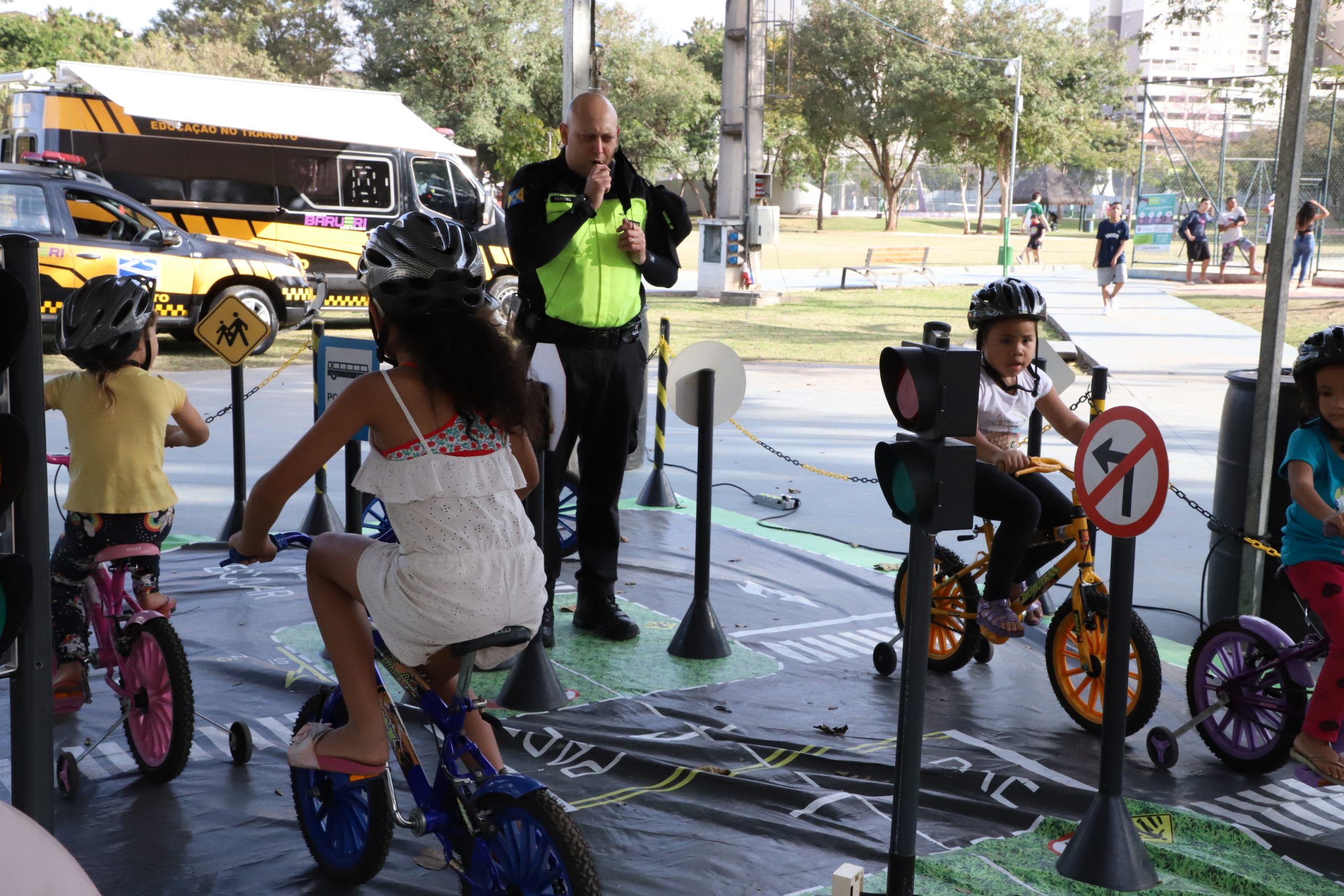 <strong>Educação no trânsito: Brincando nas Férias atrai mais de 1500 pessoas</strong>