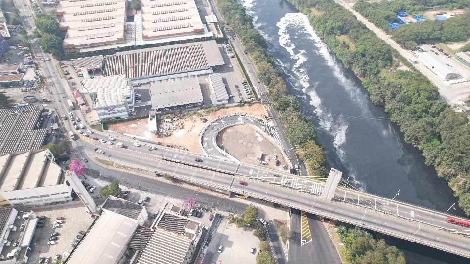 <strong>Prefeitura libera alça de saída da ponte Akira Hashimoto</strong>