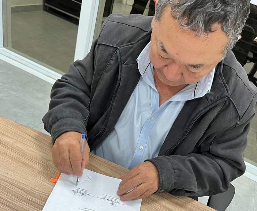 <strong>Doutor Sato investe na educação e assina contrato para construção de nova creche no Jd. Brotinho</strong>