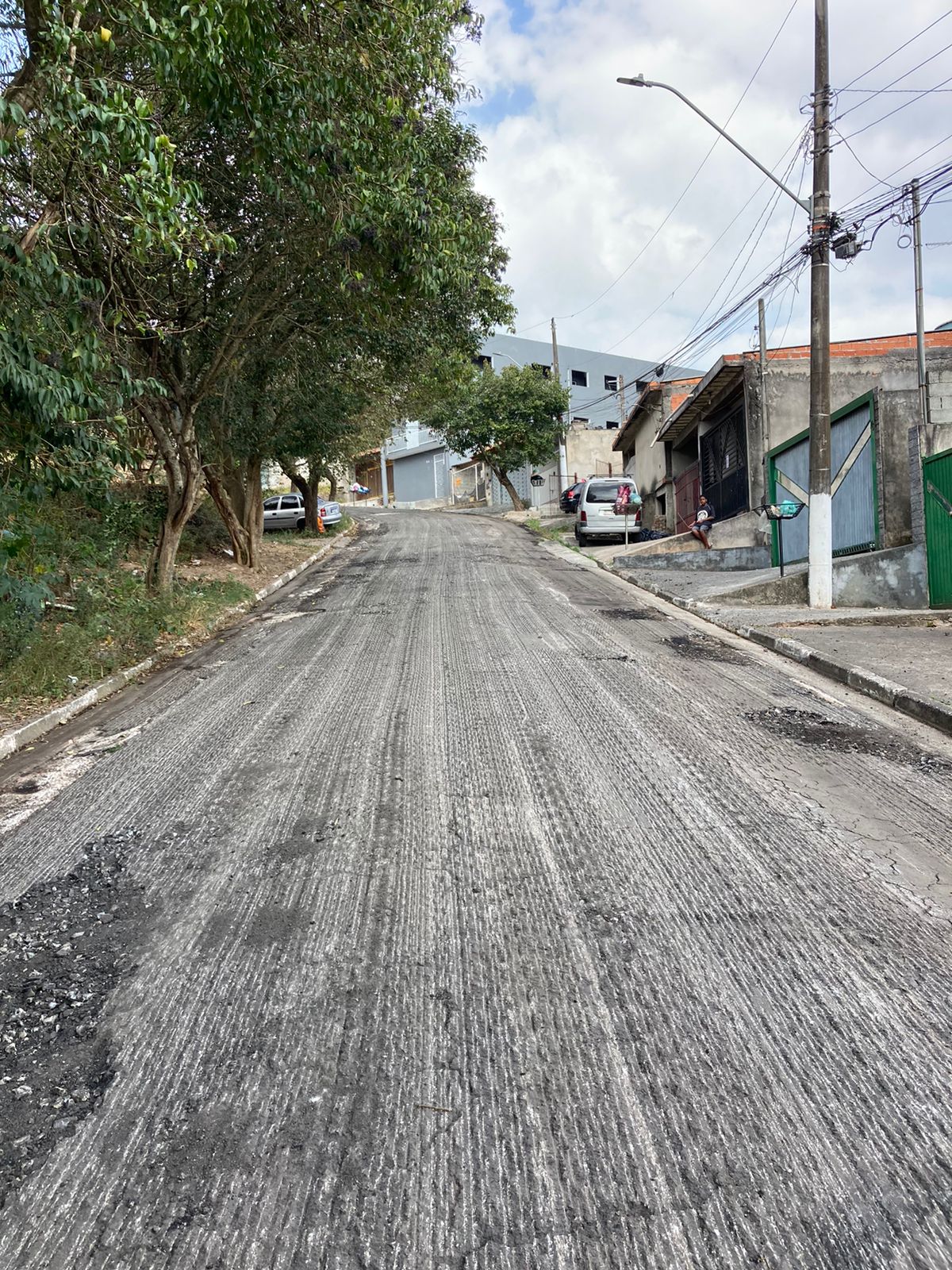 <strong>Asfalto Novo: Prefeitura começa a fresagem em mais duas ruas do Jd. do Engenho</strong>