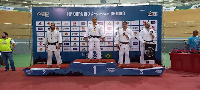 Judocas de Cotia conquistam medalhas de prata na Copa Rio Internacional