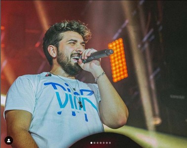 <strong>Gustavo Mioto e Xande de Pilares agitam o Arraiá de Barueri</strong>