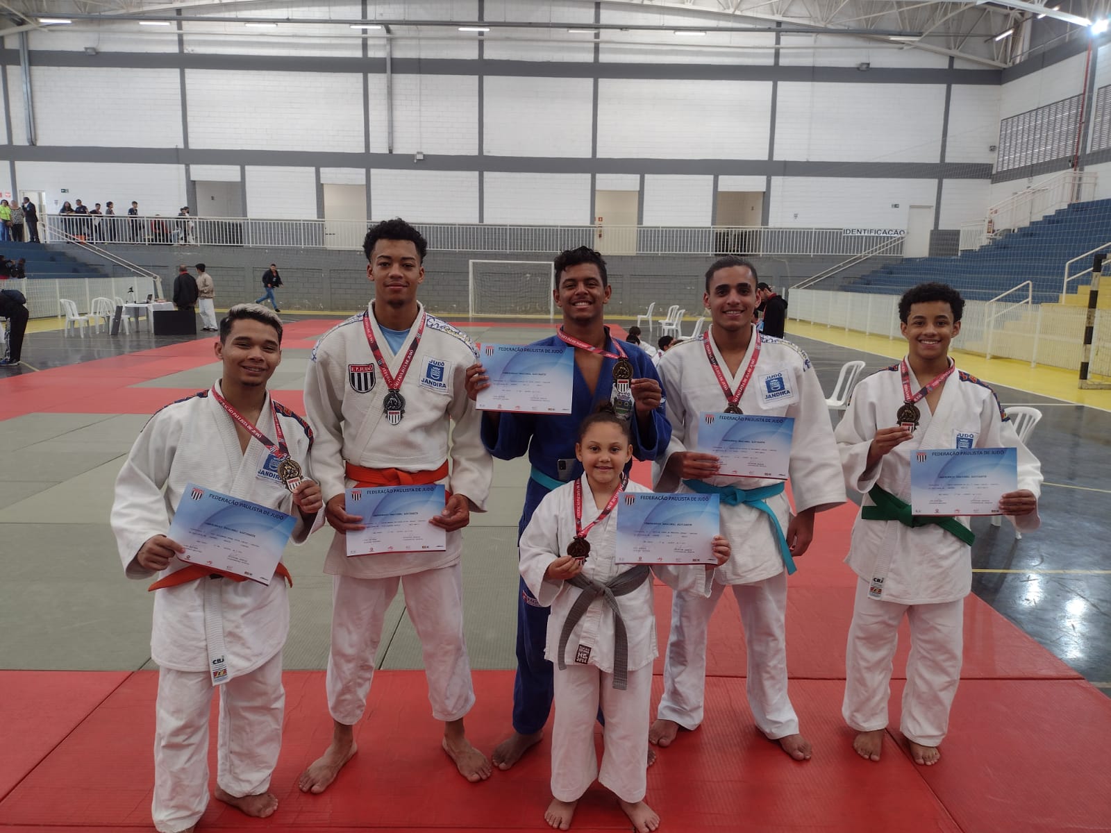 <strong>Atletas do futuro de Jandira conquistam quatro ouros no Campeonato Paulista Regional de Judô</strong>