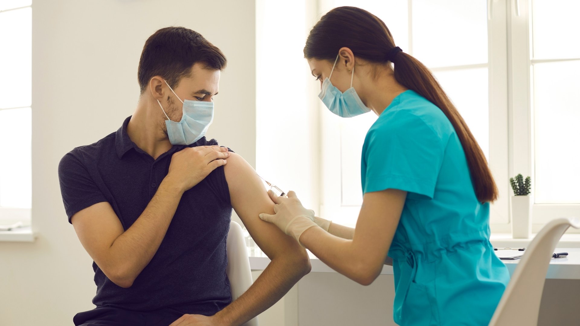 <strong>Vacina contra a meningocócica C é disponibilizada aos profissionais da saúde em Jandira</strong>