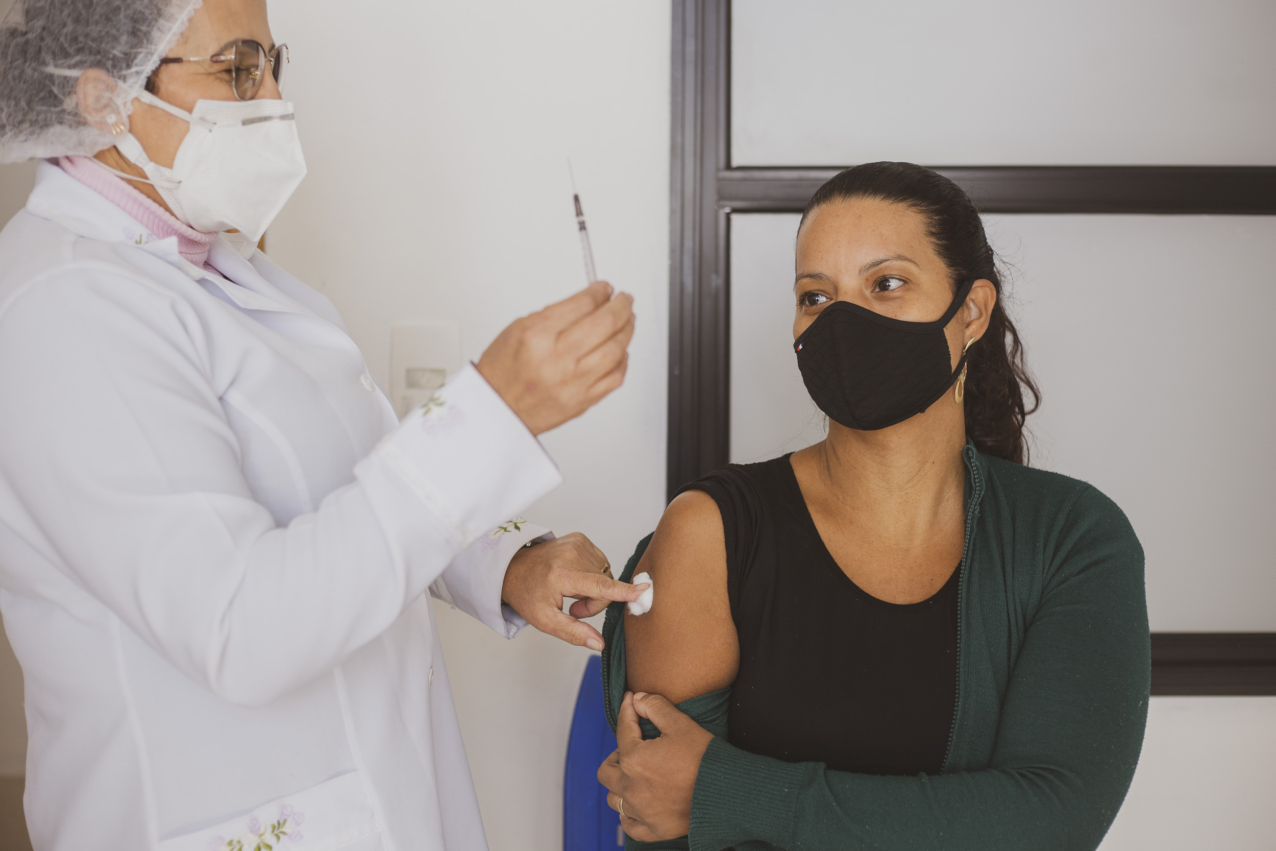 <strong>Cotia aplicará a 2ª dose adicional contra a Covid com doses remanescentes em pessoas com 30+</strong>