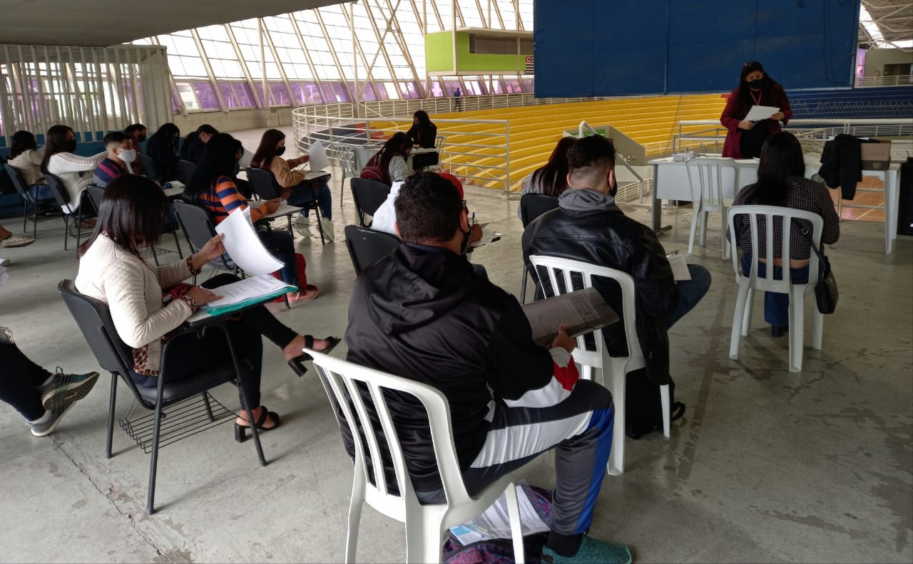 <strong>Estão abertas vagas para operadores de empilhadeira, logística e de carga e descarga</strong>