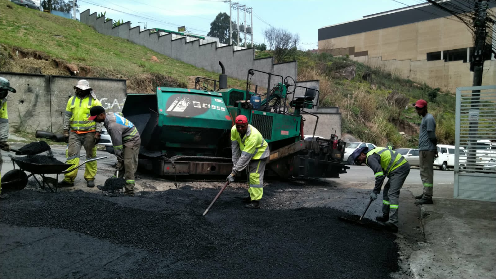 <strong>Doutor Sato inicia maior programa de recapeamento da história da cidade de Jandira</strong>