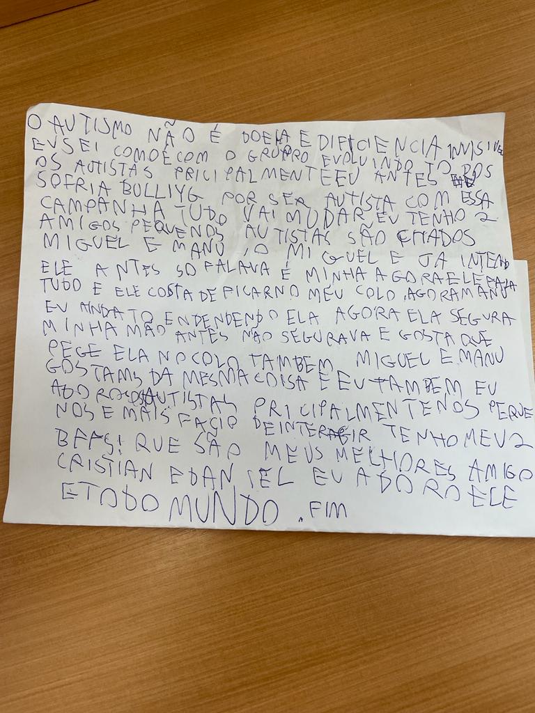<strong>“Com esta campanha, tudo vai mudar”, diz criança autista sobre iniciativa da Prefeitura de Cotia</strong>