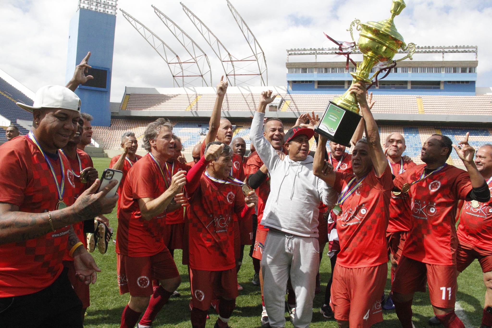 <strong>Três Finais de veteranos bons de bola agitam a Arena Barueri</strong>