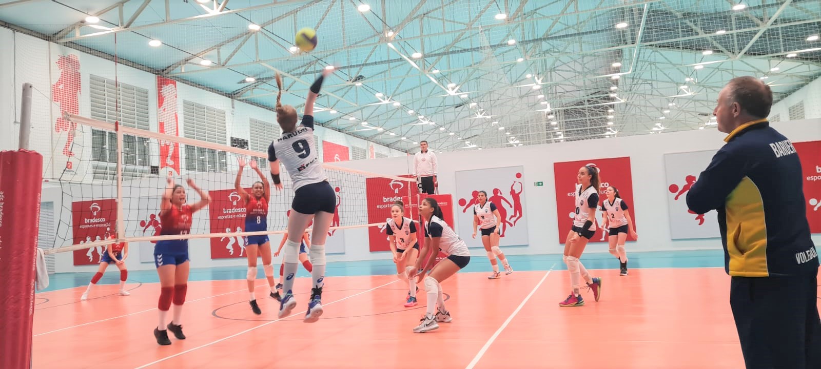 <strong>Barueri Esporte Forte Sub-15 vence o Bradesco fora de casa pelo Metropolitano</strong>