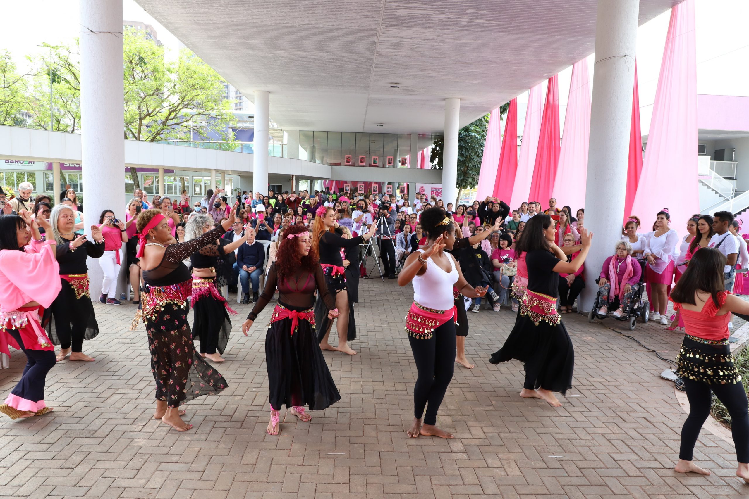 Outubro Rosa começa com conscientização sobre câncer de mama e agenda repleta de atividades