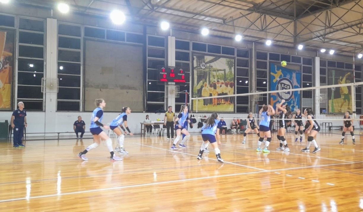 <strong>Barueri Esporte Forte bate Pinheiros pelo Metropolitano de Vôlei Sub-14</strong>
