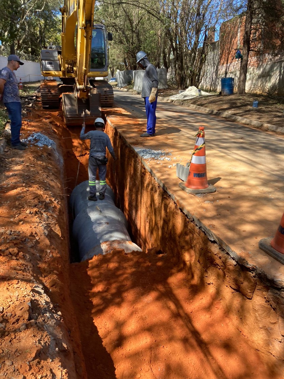 <strong>Prefeitura avança com obra viária e de drenagem no Jardim Ipês</strong>