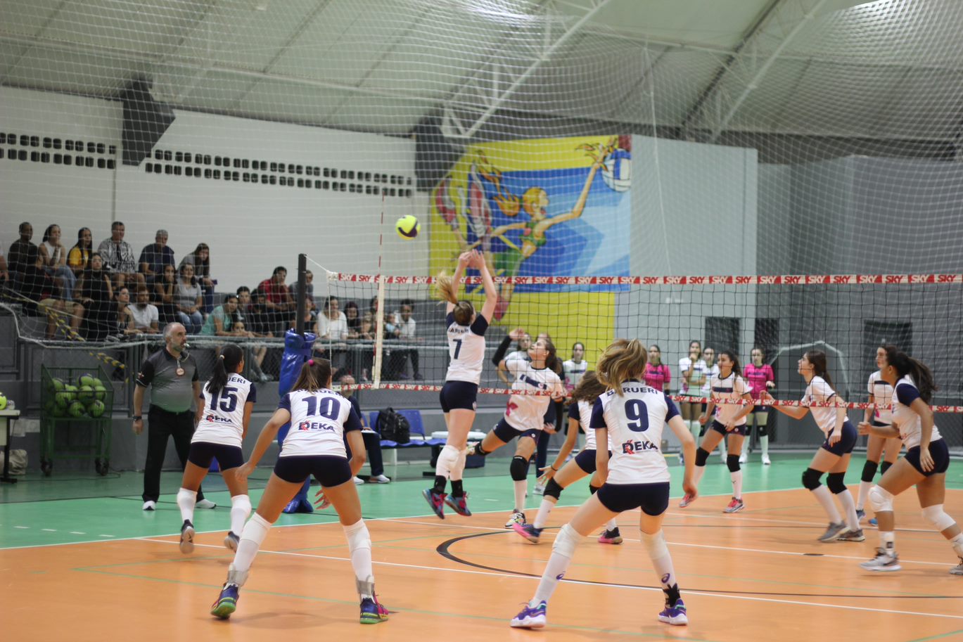 <strong>Seletivas de Vôlei feminino ocorrem neste sábado, dia 3, no Ginásio do Jardim Belval</strong>