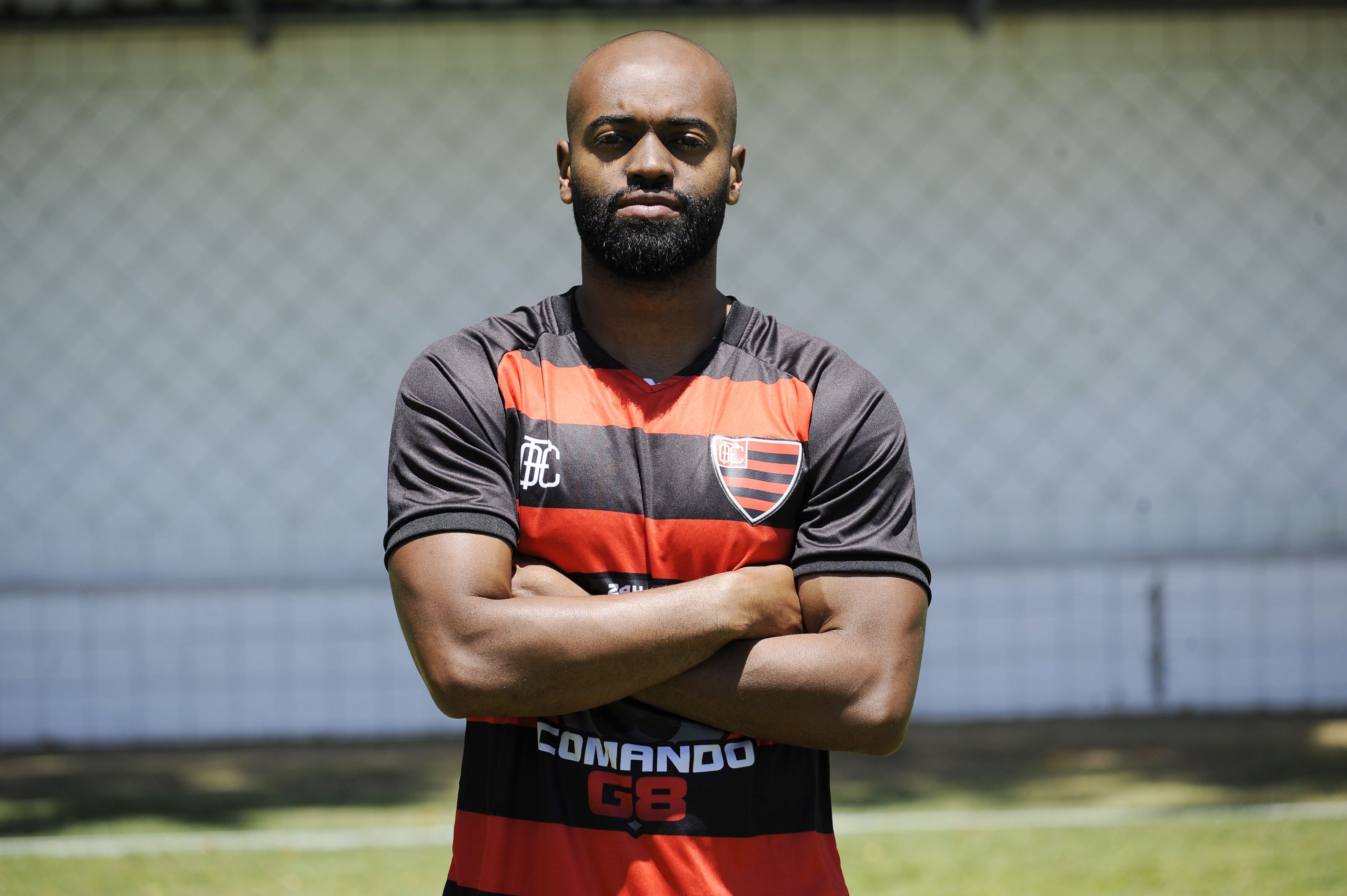 <strong>VOLANTE CAMPEÃO DA A2 COM O SÃO CAETANO, PAULINHO ACERTA COM O OESTE PARA O PAULISTA DE 2023</strong>