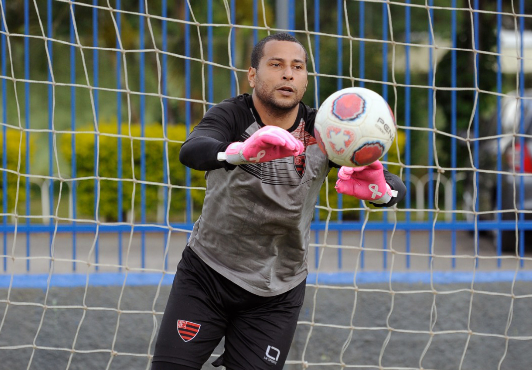 <strong>Goleiro Rodolfo renova com o Oeste para a disputa do Campeonato Paulista</strong>
