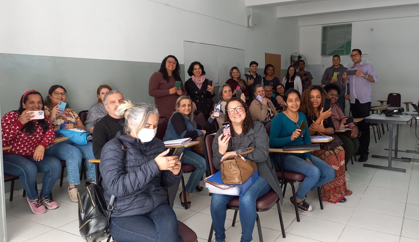 <strong>Secretaria de Educação de Jandira realiza capacitação sobre comunicação visual</strong>