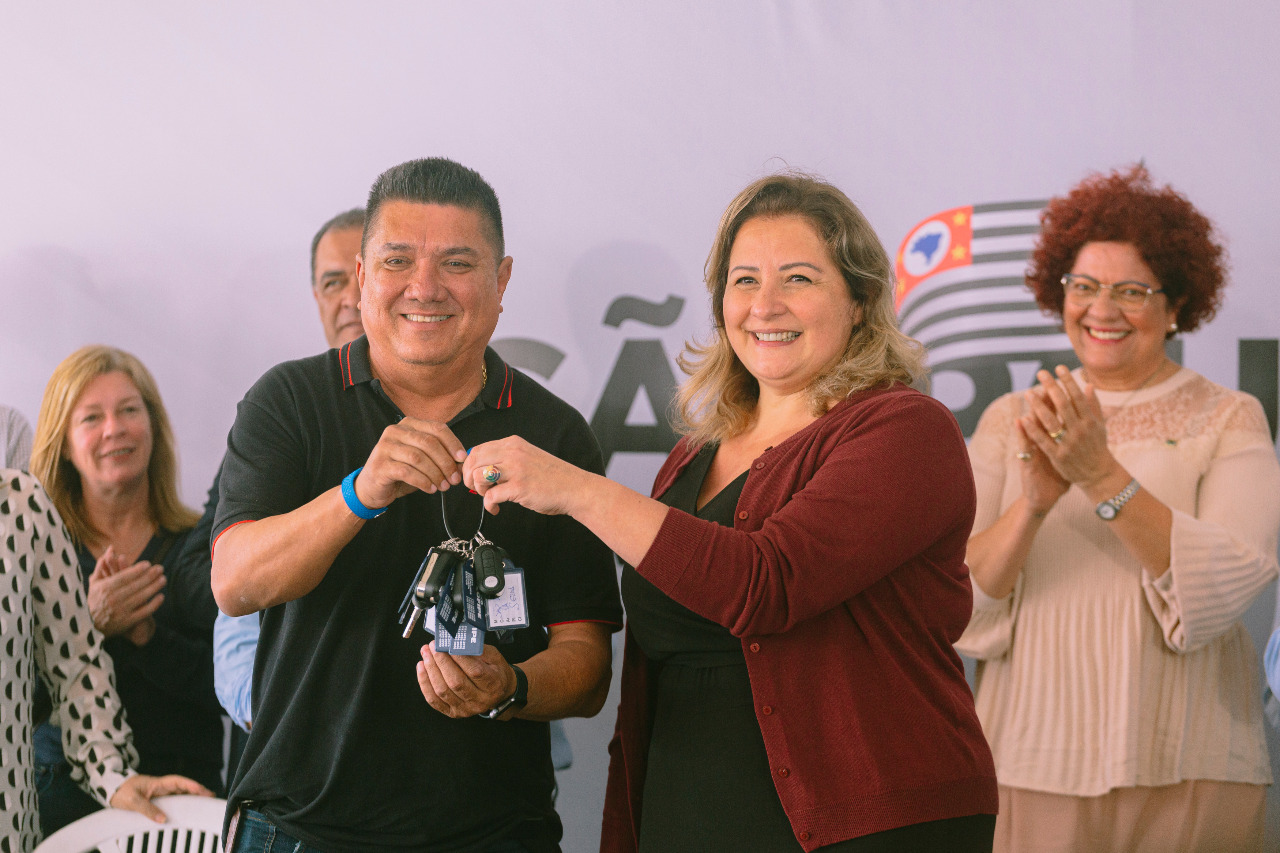 <strong>Cotia recebe van com acessibilidade com capacidade para 9 passageiros, sendo 3 cadeirantes</strong>