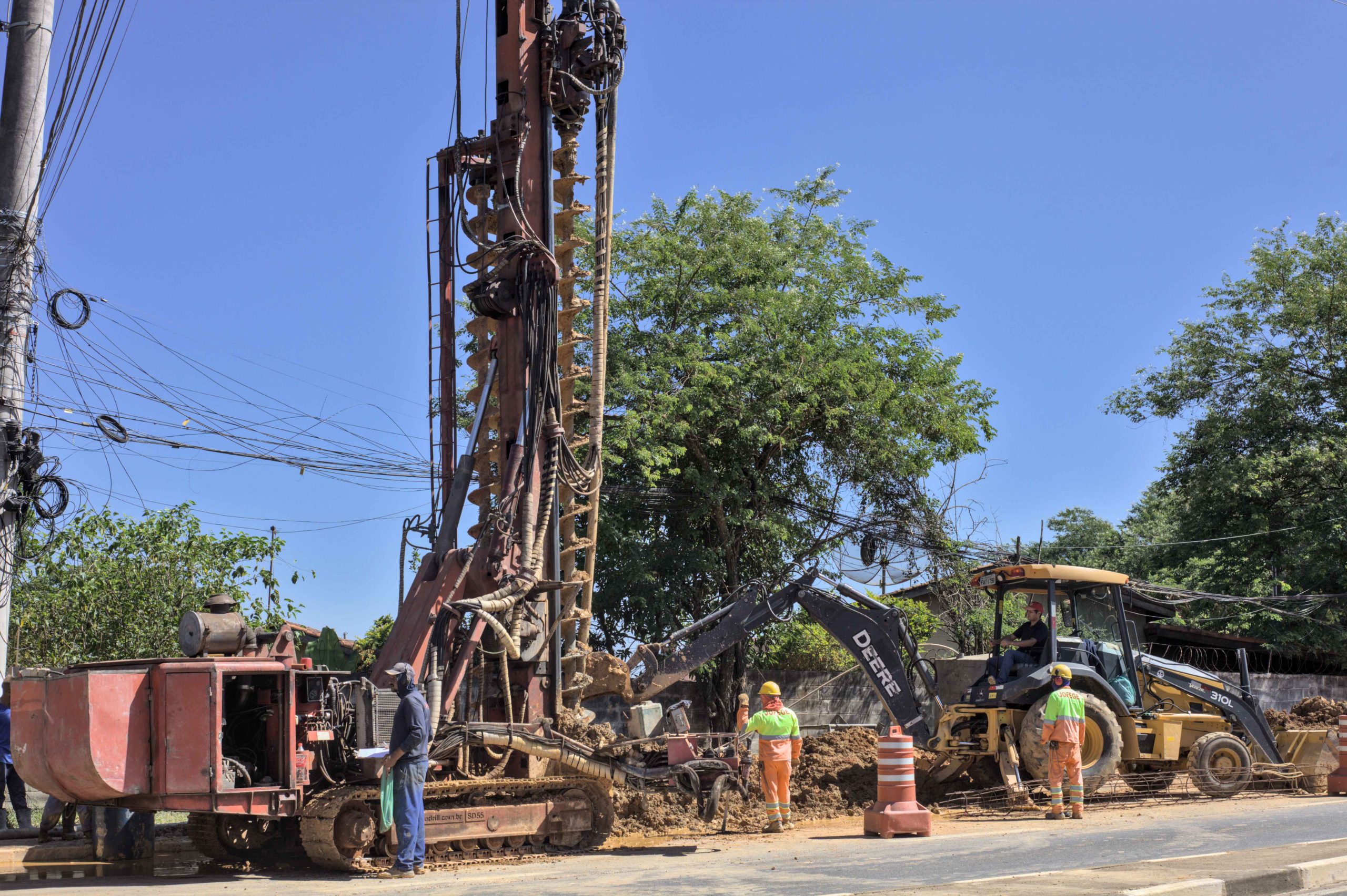 MOTORISTAS DEVEM FICAR ATENTOS ÀS ALTERAÇÕES PROVISÓRIAS NO TRECHO DE OBRAS DA ESTR. DE CAUCAIA
