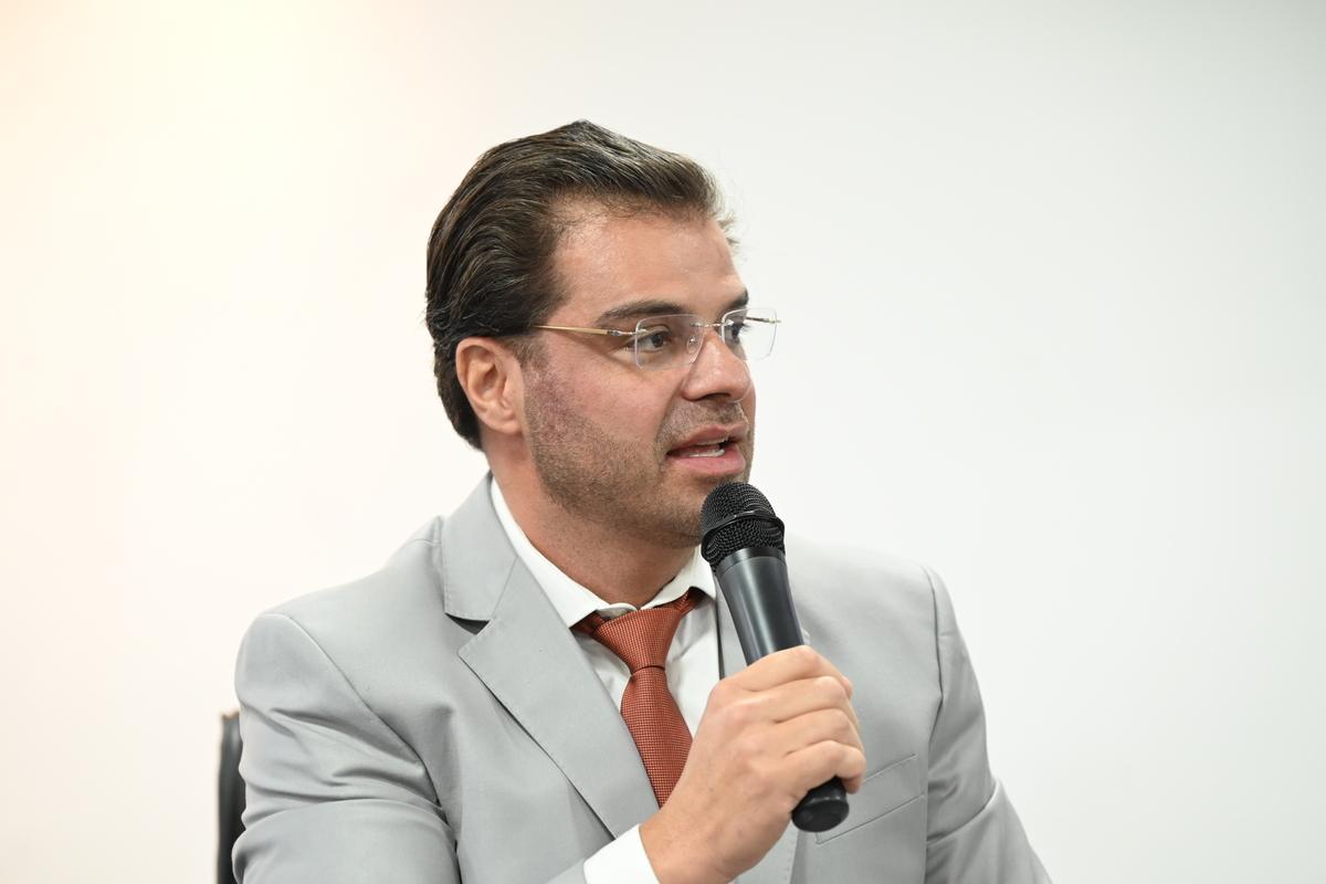 Vereador pede a reforma da quadra do Parque Iglesias, em Jandira